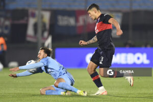 Ezequiel Busquets, de Montevideo City Torque, Copa Conmebol Sudamericana. Estadio Centenario.