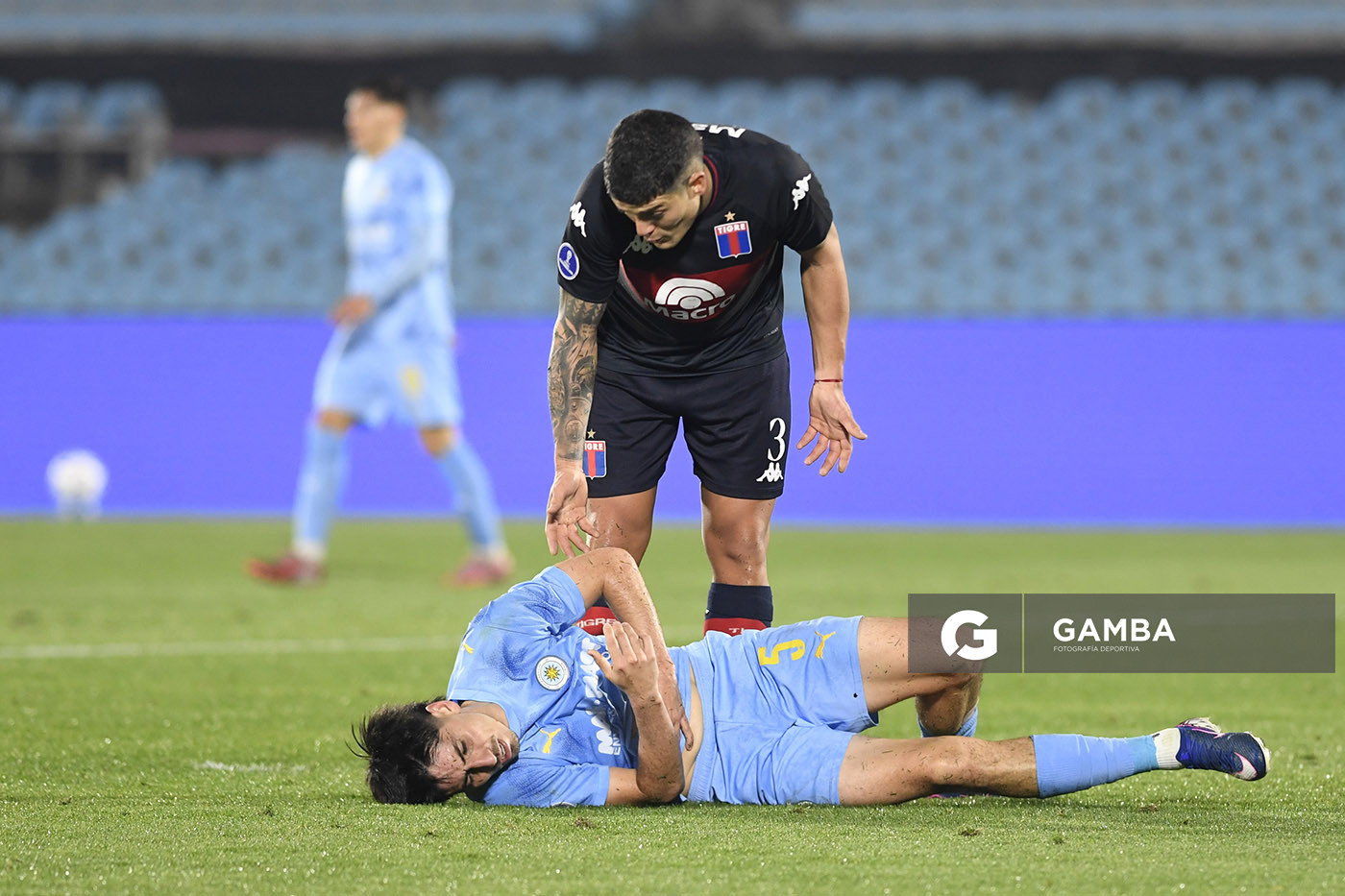 Nahuel Banegas, de Tigre, Copa Conmebol Sudamericana. Estadio Centenario.