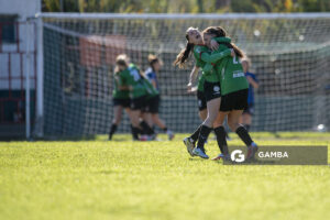 Valentina Bonfrisco y Constanza Cedrés, de Ituzaingó. 24ª Copa Nacional de Fútbol Femenino .