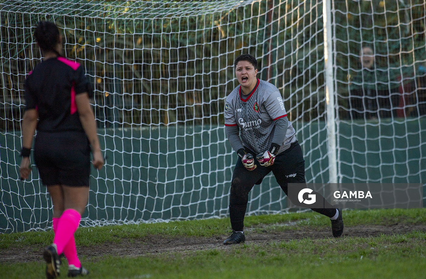 Cinthia Pereira, golera de Ituzaingó, 24ª Copa Nacional de Fútbol Femenino .