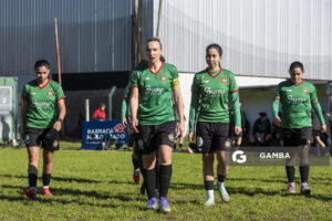 Ingreso de la jugadoras de Ituzaingó. 24ª Copa Nacional de Fútbol Femenino .