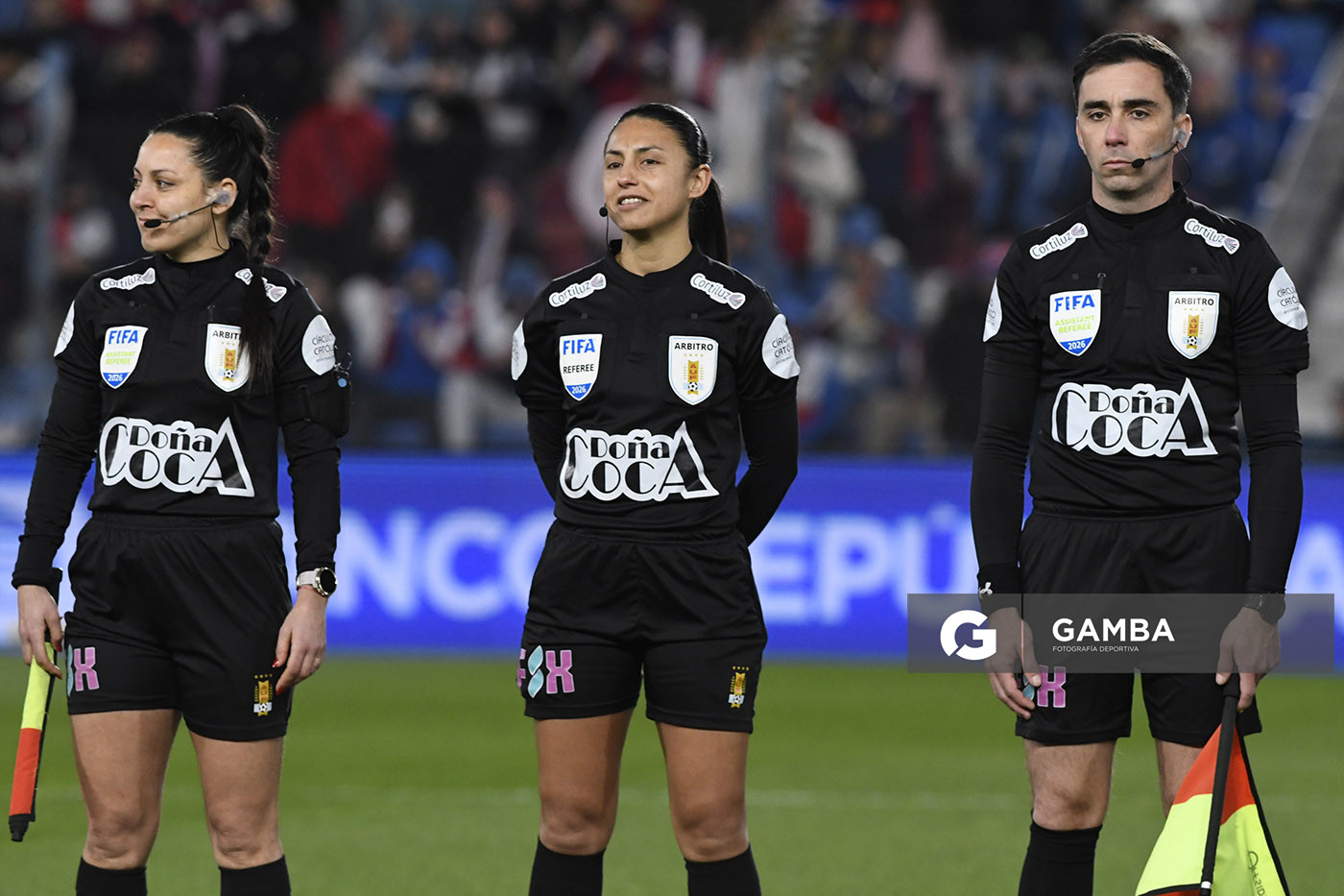 Anahí Fernández, árbitra central, Liga AUF Uruguaya. Estadio Gran Parque Central.