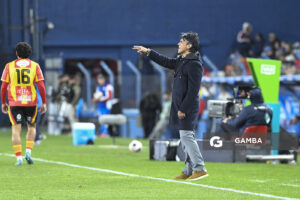 Tabaré Silva, director técnico de Progreso, Liga AUF Uruguaya. Estadio Gran Parque Central.