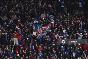 Hinchada de Nacional. Liga AUF Uruguaya. Estadio Gran Parque Central.