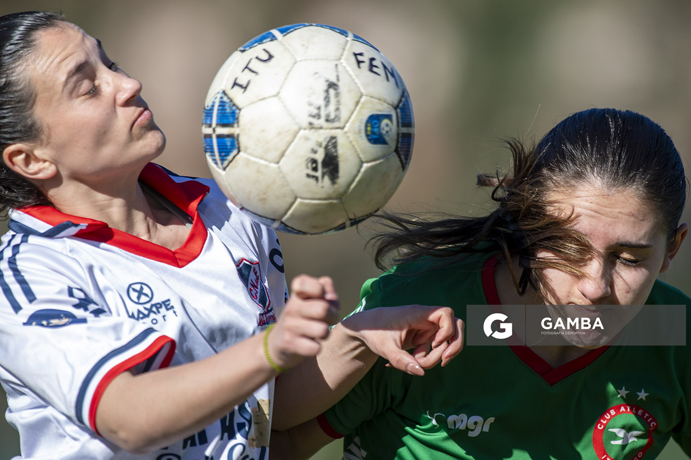 Romina Pérez, de Nacional(SJ). Rocío Galán, de Ituzaingó. 24ª Copa Nacional de Fútbol Femenino .