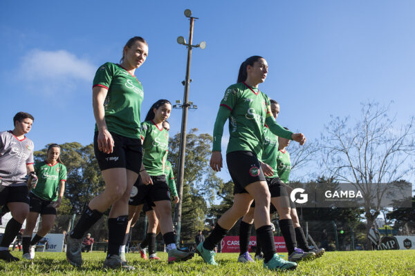 Paula Navarro, capitana de Ituzaingó. 24ª Copa Nacional de Fútbol Femenino .