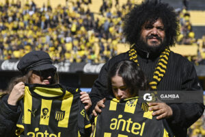 Homenaje de Ruben Rada. Liga AUF Uruguaya. Estadio Campeón del Siglo.