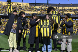 Homenaje de Ruben Rada. Liga AUF Uruguaya. Estadio Campeón del Siglo.