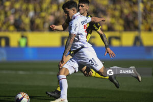 Rodrigo Martínez, de Nacional, Liga AUF Uruguaya. Estadio Campeón del Siglo.