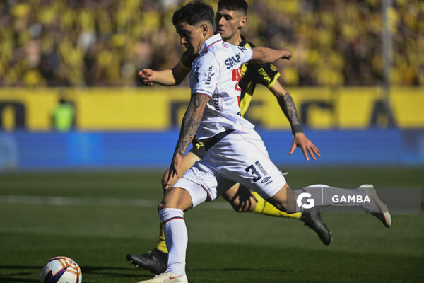 Rodrigo Martínez, de Nacional, Liga AUF Uruguaya. Estadio Campeón del Siglo.