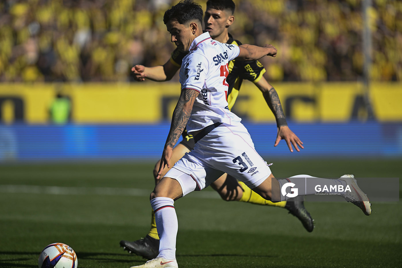 Rodrigo Martínez, de Nacional, Liga AUF Uruguaya. Estadio Campeón del Siglo.