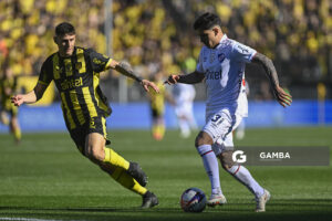 Rodrigo Martínez, de Nacional, Liga AUF Uruguaya. Estadio Campeón del Siglo.