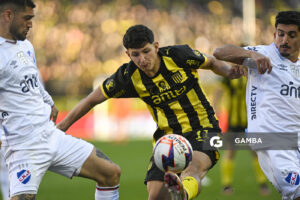 Cristian Leonel Jaime, de Peñarol, Liga AUF Uruguaya. Estadio Campeón del Siglo.