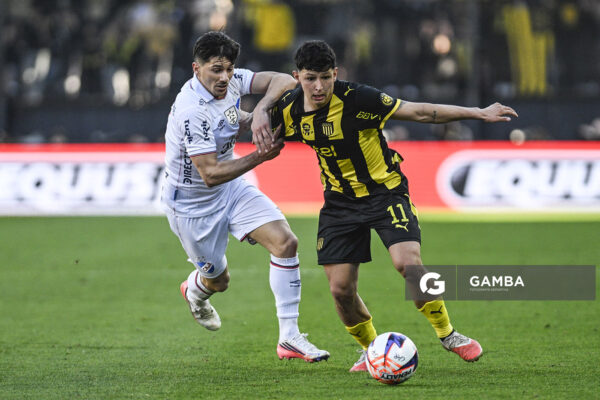 Cristian Leonel Jaime, de Peñarol, Liga AUF Uruguaya. Estadio Campeón del Siglo.