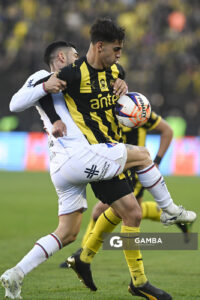 Gonzalo Gelini, de Peñarol, Liga AUF Uruguaya. Estadio Campeón del Siglo.