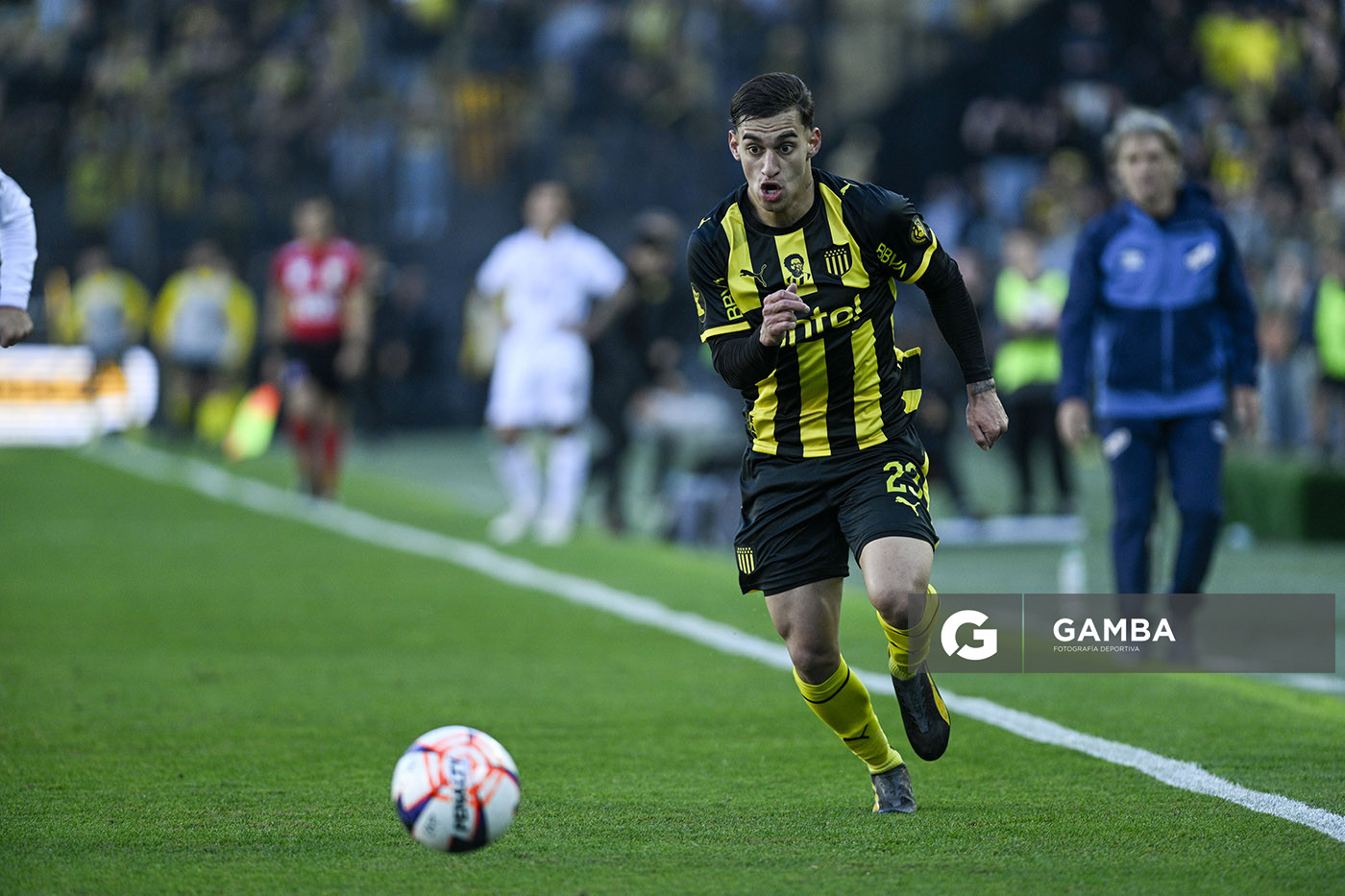 Gonzalo Gelini, de Peñarol, Liga AUF Uruguaya. Estadio Campeón del Siglo.