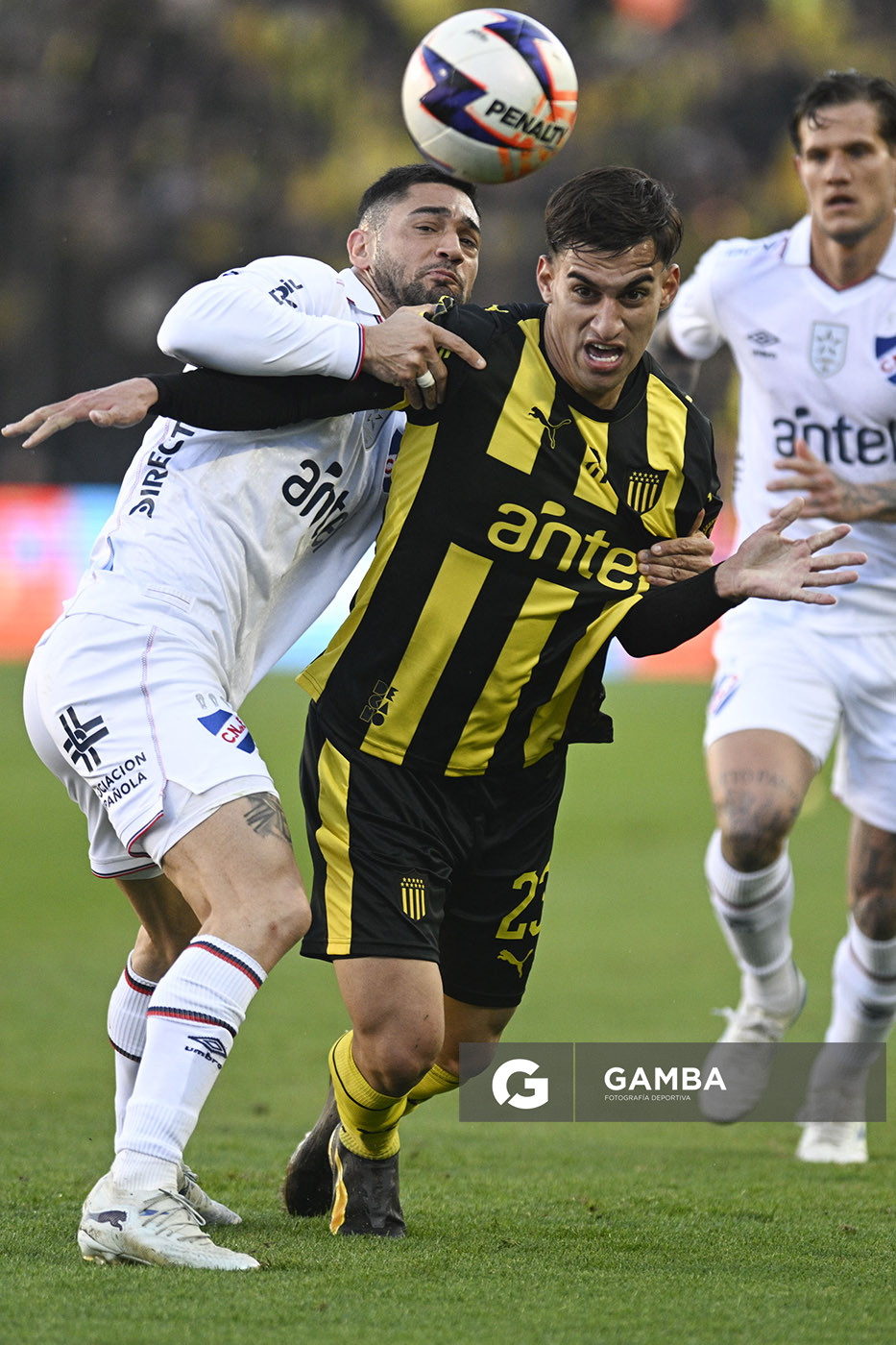 Gonzalo Gelini, de Peñarol, Liga AUF Uruguaya. Estadio Campeón del Siglo.