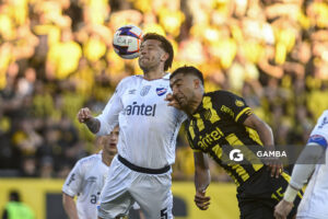 Francisco Calvo, de Nacional, Liga AUF Uruguaya. Estadio Campeón del Siglo.