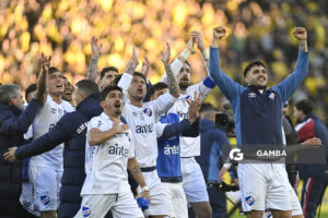 Jugadores de Nacional al término del partido. Liga AUF Uruguaya. Estadio Campeón del Siglo.