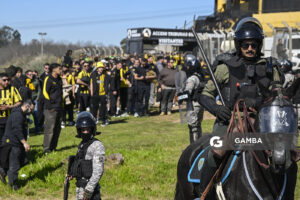 Operativo de seguridad. Liga AUF Uruguaya. Estadio Campeón del Siglo.