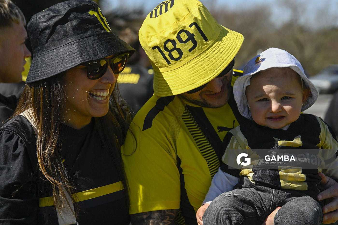 Hinchas de Peñarol. Liga AUF Uruguaya. Estadio Campeón del Siglo.