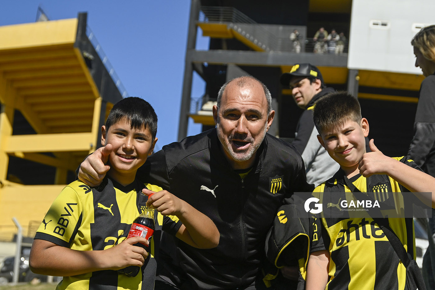 Hinchas de Peñarol. Liga AUF Uruguaya. Estadio Campeón del Siglo.