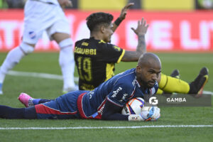 Luis Mejía, golero de Nacional, Liga AUF Uruguaya. Estadio Campeón del Siglo.