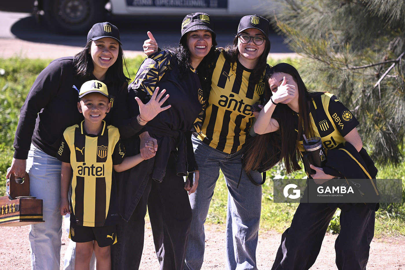 Hinchas de Peñarol. Liga AUF Uruguaya. Estadio Campeón del Siglo.