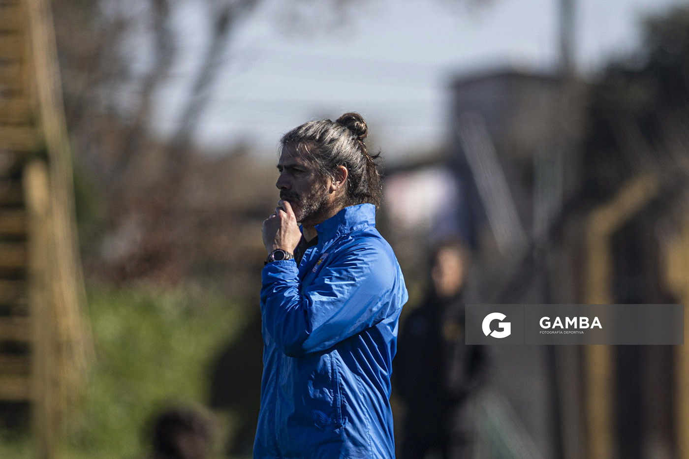Manuel Airala, director técnico de Montevideo City Torque, Campeonato Uruguayo Femenino. Estadio José Pedro Damiani.