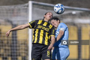 Tatiana Magallanes, de Peñarol, Campeonato Uruguayo Femenino. Estadio José Pedro Damiani.