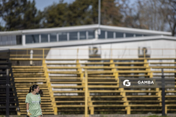 Agustina Boghossian, de Montevideo City Torque, Campeonato Uruguayo Femenino. Estadio José Pedro Damiani.