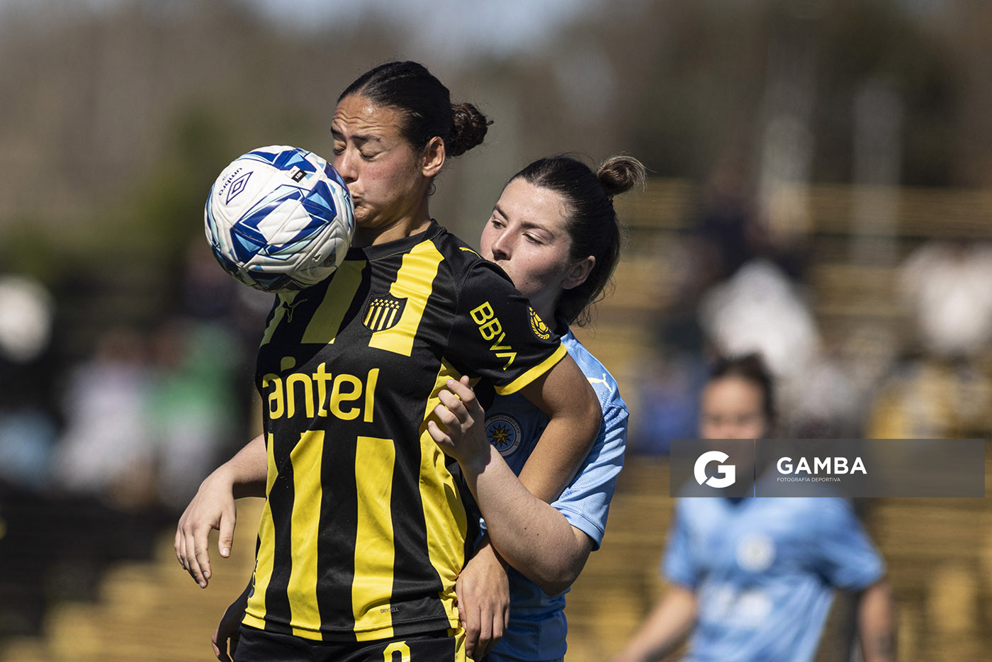 Tatiana Magallanes, de Peñarol, Campeonato Uruguayo Femenino. Estadio José Pedro Damiani.