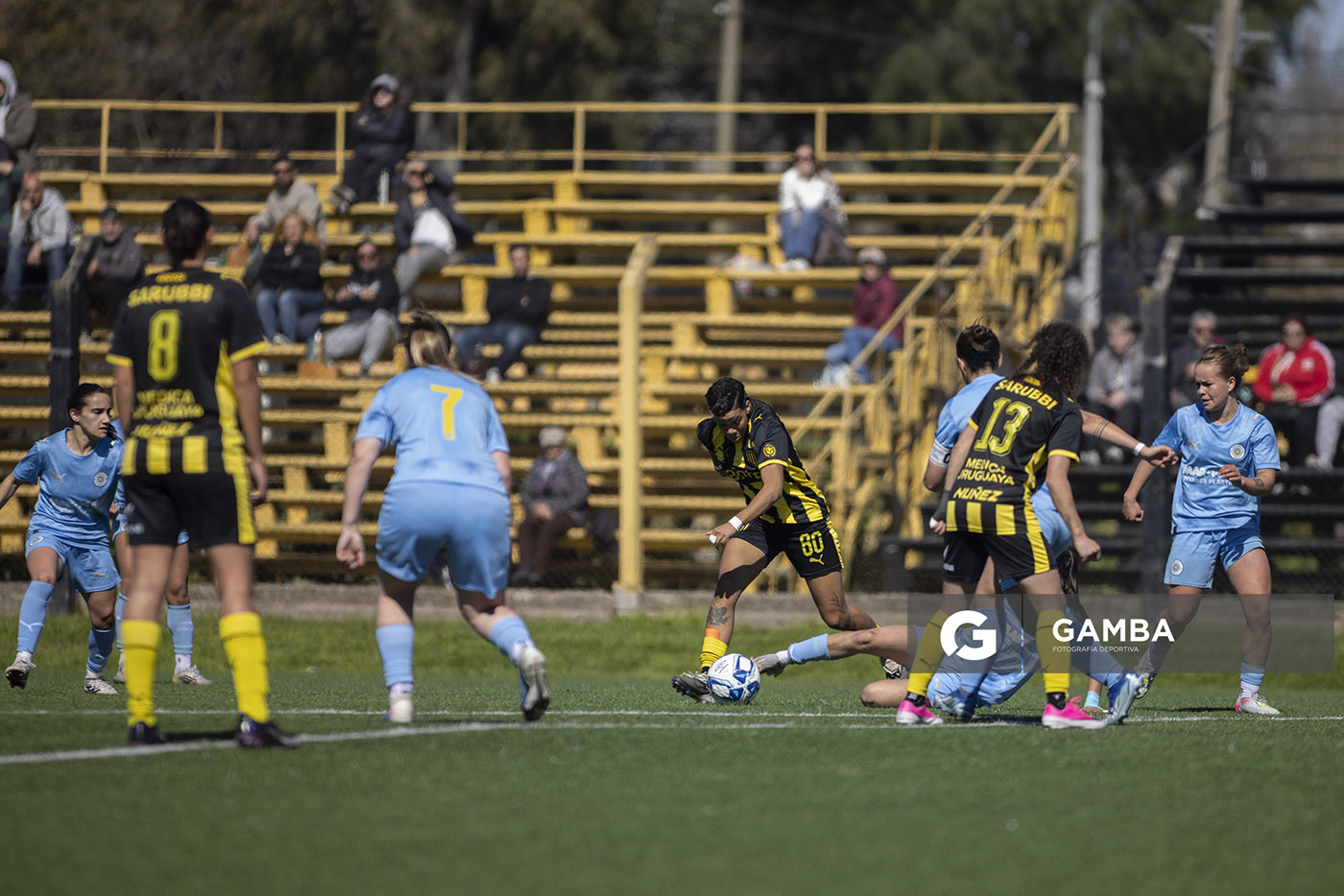 Ilana Guedes, de Peñarol, Campeonato Uruguayo Femenino. Estadio José Pedro Damiani.