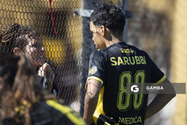 Ilana Guedes, de Peñarol, Campeonato Uruguayo Femenino. Estadio José Pedro Damiani.