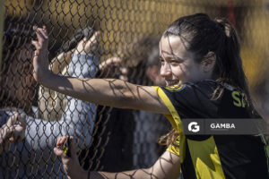 Carla Larrosa, de Peñarol, Campeonato Uruguayo Femenino. Estadio José Pedro Damiani.