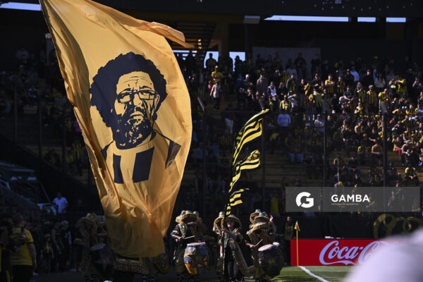 Homenaje a Ruben Rada. Liga AUF Uruguaya. Estadio Campeón del Siglo.