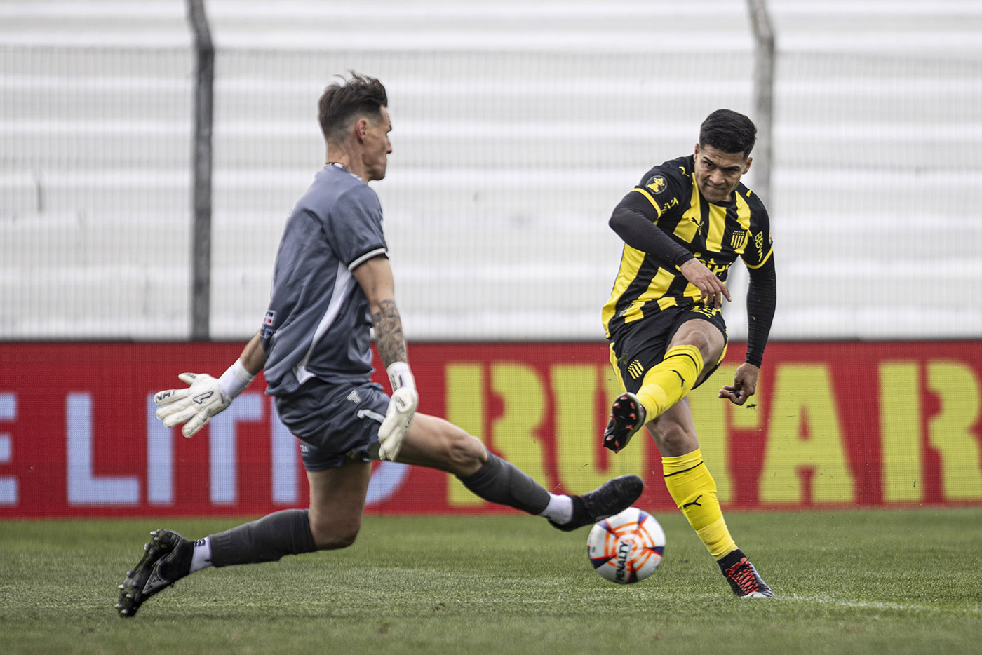 Danubio 0 - Peñarol 4. F5CL26.