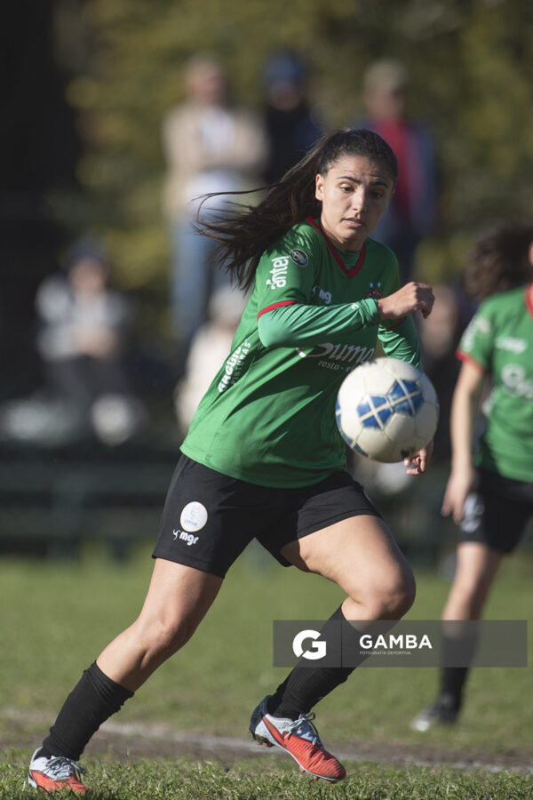 Constanza Cedrés, de Ituzaingó, 24ª Copa Nacional de Fútbol Femenino .