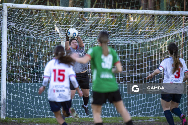 Cinthia Pereira, golera de Ituzaingó, 24ª Copa Nacional de Fútbol Femenino .