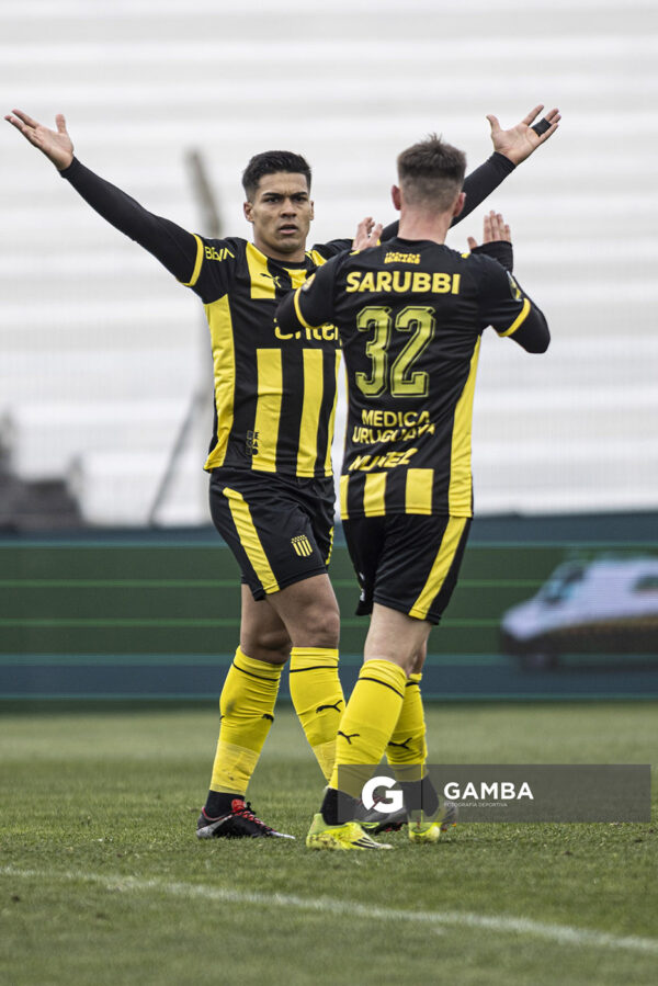 Matías Arezo, de Peñarol, Liga AUF Uruguaya. Estadio María Mincheff de Lazaroff.