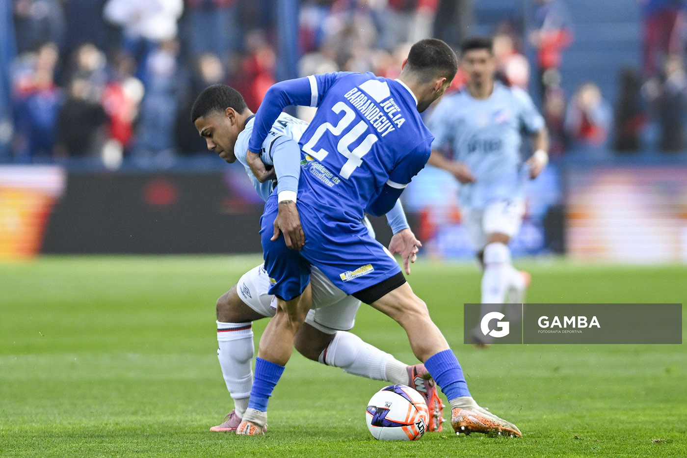 Juan Cruz de los Santos, de Nacional. Federico Barrandeguy, de Juventud. Liga AUF Uruguaya. Estadio Gran Parque Central.