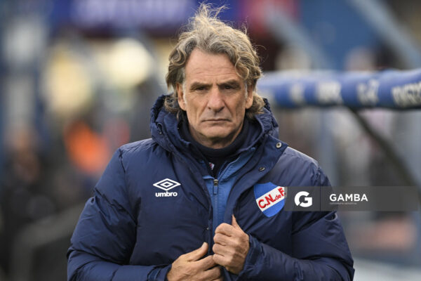 Daniel Carreño, director técnico de Nacional, Liga AUF Uruguaya. Estadio Gran Parque Central.