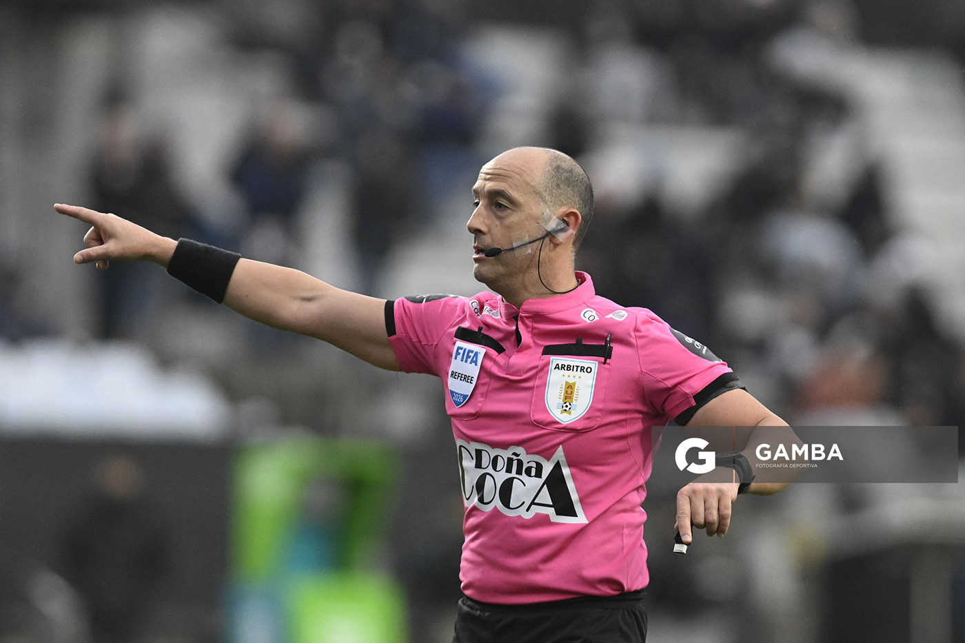 Javier Burgos, árbitro central, Liga AUF Uruguaya. Estadio Parque Alfredo V. Viera.