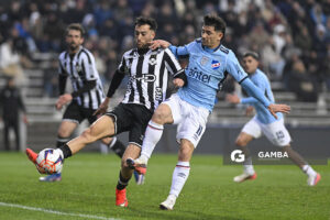 Nicolás Cabral, de Wanderers, Liga AUF Uruguaya. Estadio Parque Alfredo V. Viera.