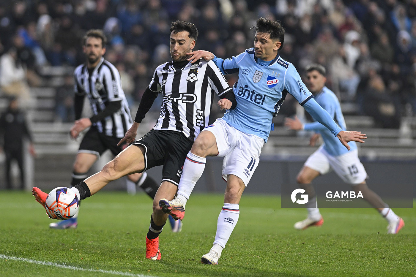 Nicolás Cabral, de Wanderers, Liga AUF Uruguaya. Estadio Parque Alfredo V. Viera.