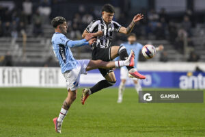 Jonás Luna, de Wanderers, Liga AUF Uruguaya. Estadio Parque Alfredo V. Viera.