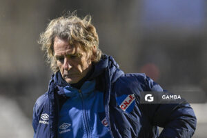 Daniel Carreño, director técnico de Nacional, Liga AUF Uruguaya. Estadio Parque Alfredo V. Viera.