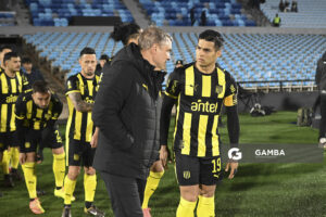 Diego Aguirre, director técnico de Peñarol, Liga AUF Uruguaya. Estadio Centenario.
