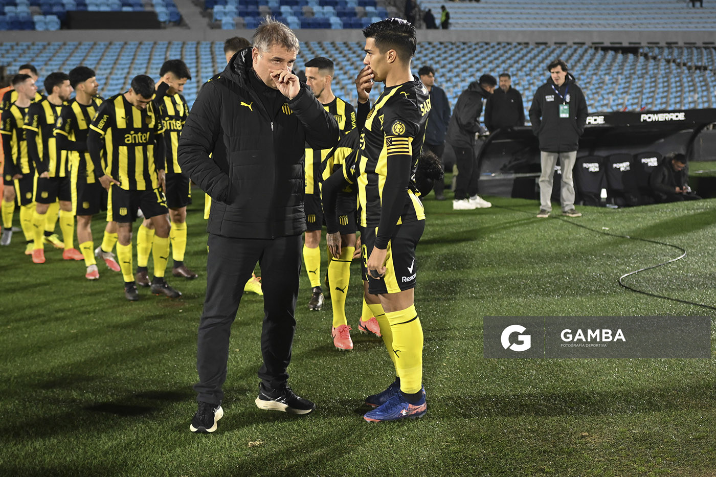 Diego Aguirre, director técnico de Peñarol, Liga AUF Uruguaya. Estadio Centenario.