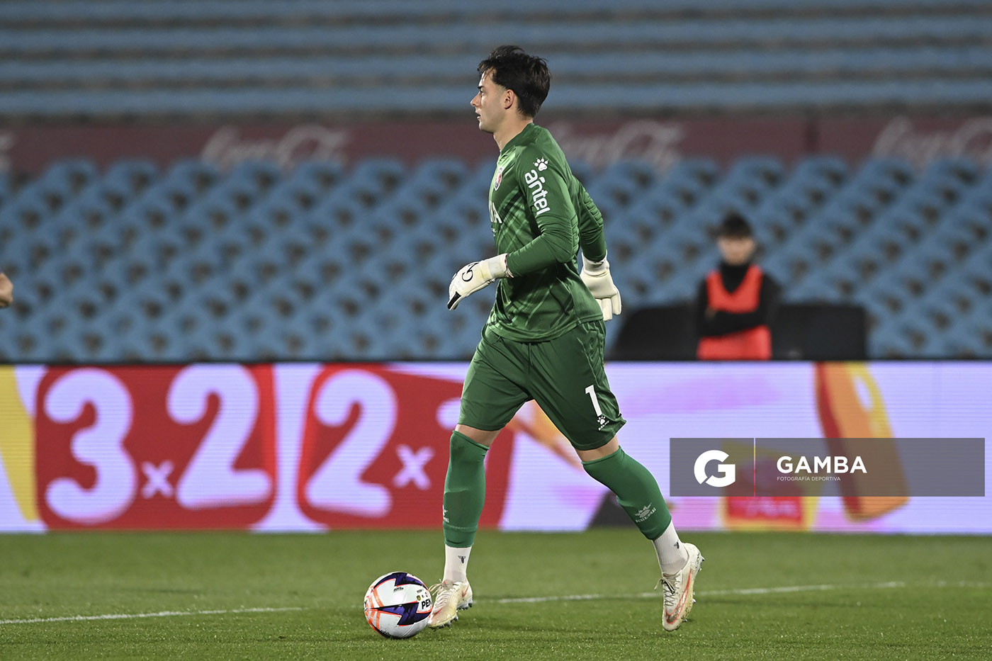 Sebastián Jaume, golero de Albion, Liga AUF Uruguaya. Estadio Centenario.
